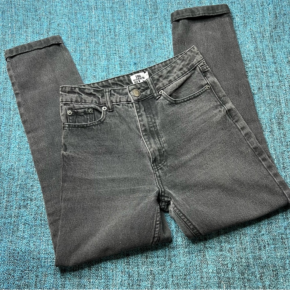 The Rockn Rev High Waisted Mom Jeans in Washed Black